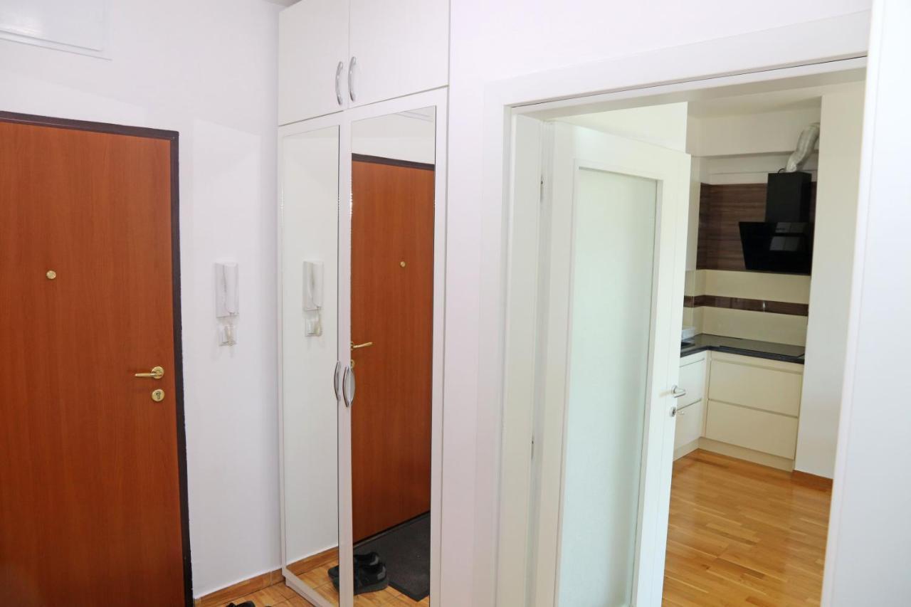 Apartment Cecovic - Mellain Tuzla Buitenkant foto