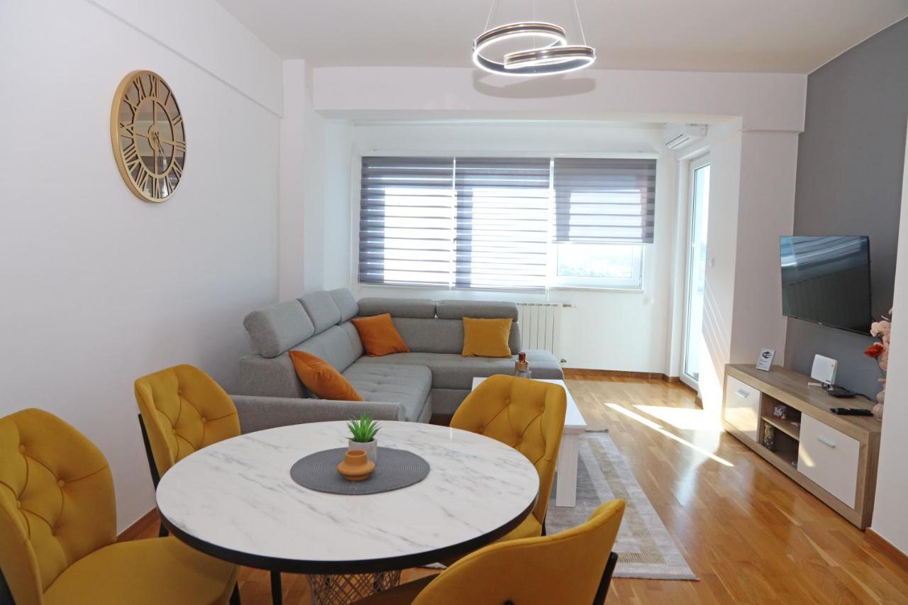 Apartment Cecovic - Mellain Tuzla Buitenkant foto